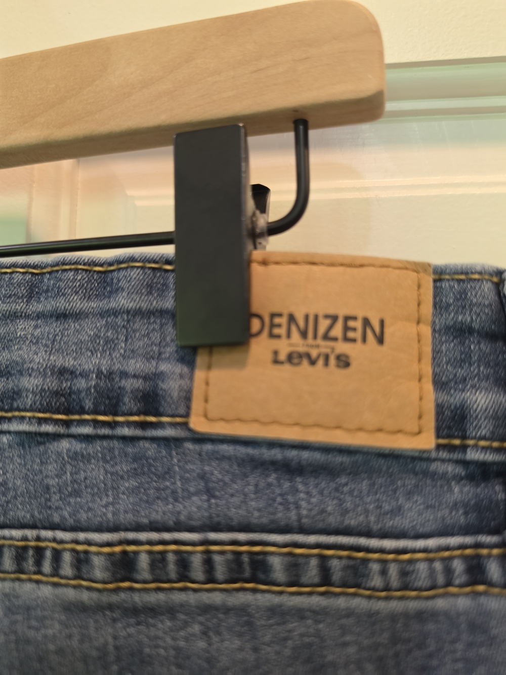Women's Denizen Levi's Jeans
